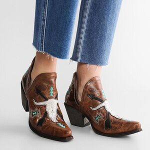 Ariat Encore Brown Leather Ankle Boots with Embroidery size 7